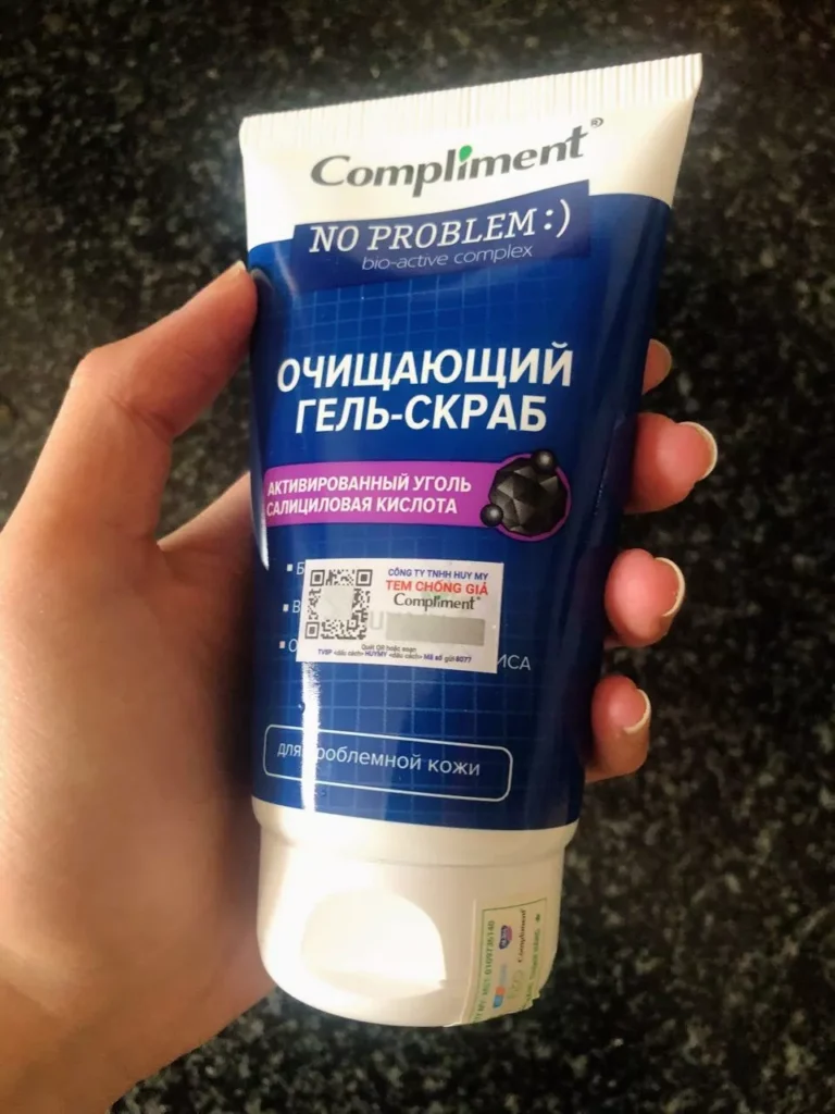 Tẩy tế bào chết da mặt Compliment