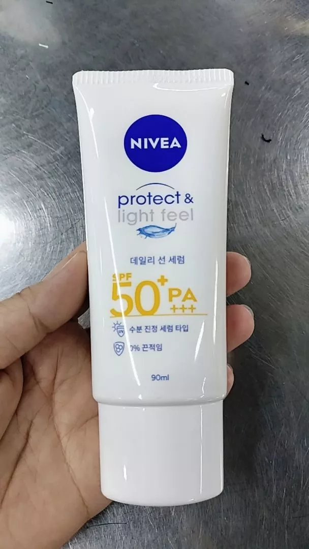 kem chống nắng body NIVEA Protect & Light Feel SPF50
